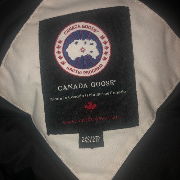 WHITE CANADA GOOSE JACKET w/ FUR HOOD ATTACHMENT - Picture 5 of 6